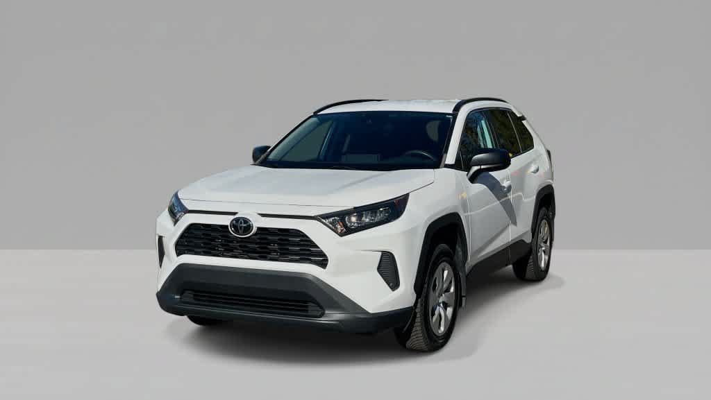 Used 2019 Toyota RAV4 LE FWD image 4