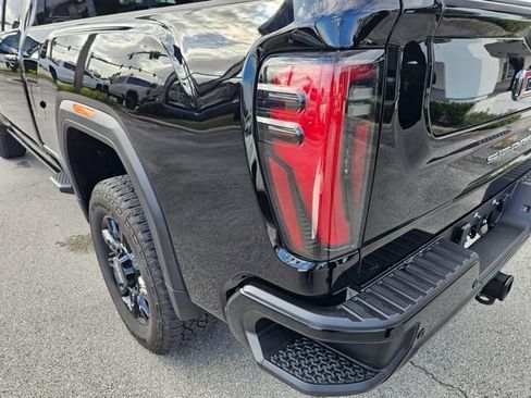 Used 2025 GMC Sierra 2500 AT4 w/ AT4 Premium Plus Package image 12