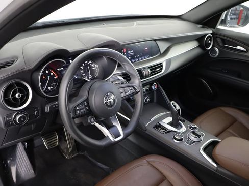 Used 2023 Alfa Romeo Stelvio Ti AWD/4WD image 27