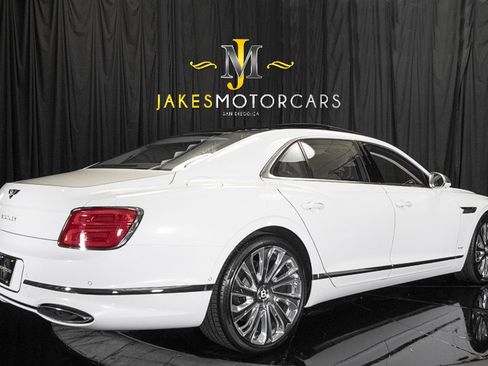 Used 2022 Bentley Flying Spur W12 AWD/4WD image 13