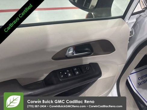 Used 2021 Chrysler Voyager Lxi image 11