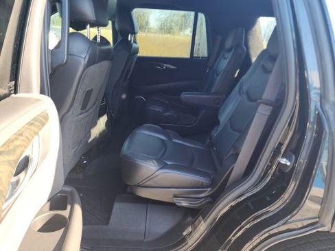 Used 2020 Cadillac Escalade Platinum image 19