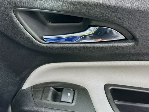 Used 2022 Chevrolet Equinox LS w/ LPO, Floor Liner Package FWD image 30
