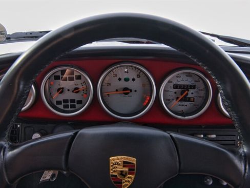Used 1989 Porsche 911 Carrera RWD image 31