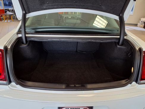 Used 2022 Chrysler 300 Touring L image 17