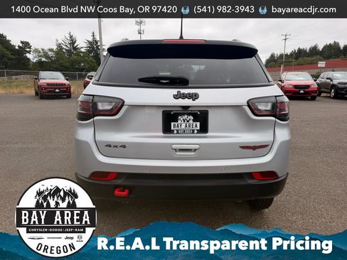 Used 2024 Jeep Compass Trailhawk w/ Trailhawk Elite Group AWD/4WD image 5