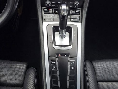 Used 2017 Porsche 718 Cayman Base image 22