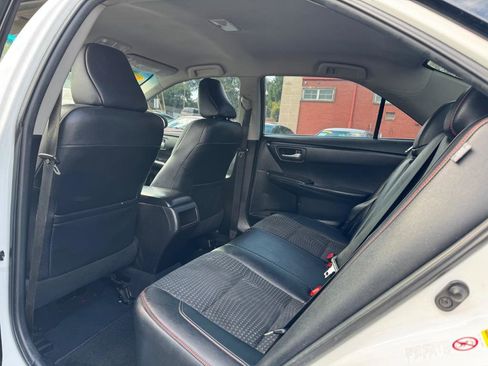 Used 2015 Toyota Camry SE image 14