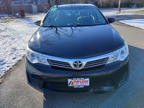 Used 2012 Toyota Camry SE image 3