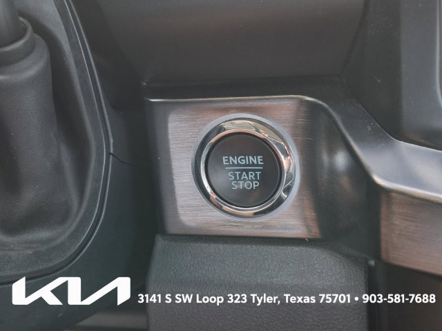 Used 2023 Ford F250 Lariat w/ FX4 Off-Road Package AWD/4WD image 39