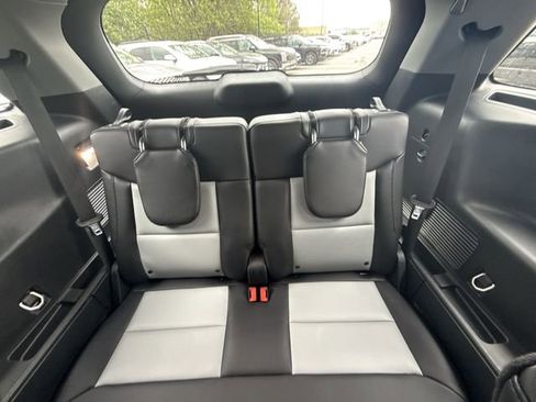 Used 2024 Ford Explorer XLT w/ Equipment Group 202A AWD/4WD image 22