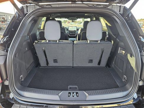 New 2026 Ford Explorer ST-Line image 28