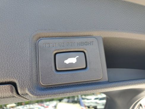 Used 2024 Acura RDX SH-AWD image 9