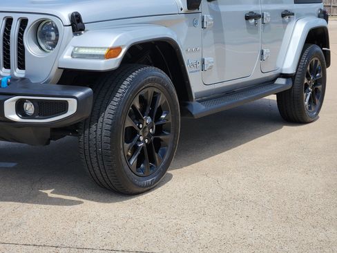 Used 2023 Jeep Wrangler Unlimited Sahara w/ Cold Weather Group AWD/4WD image 12