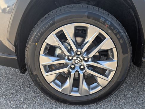 Used 2023 Toyota RAV4 Limited image 13