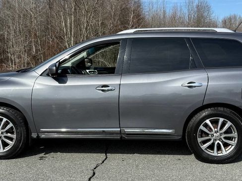 Used 2016 Nissan Pathfinder SL w/ SL Premium Package image 13