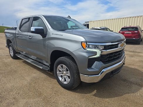 Used 2026 Chevrolet Silverado 1500 LT AWD/4WD image 3