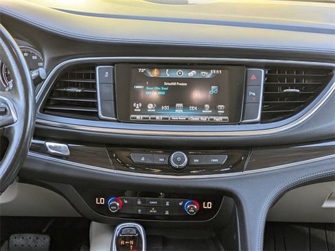 Used 2019 Buick Enclave Essence image 17