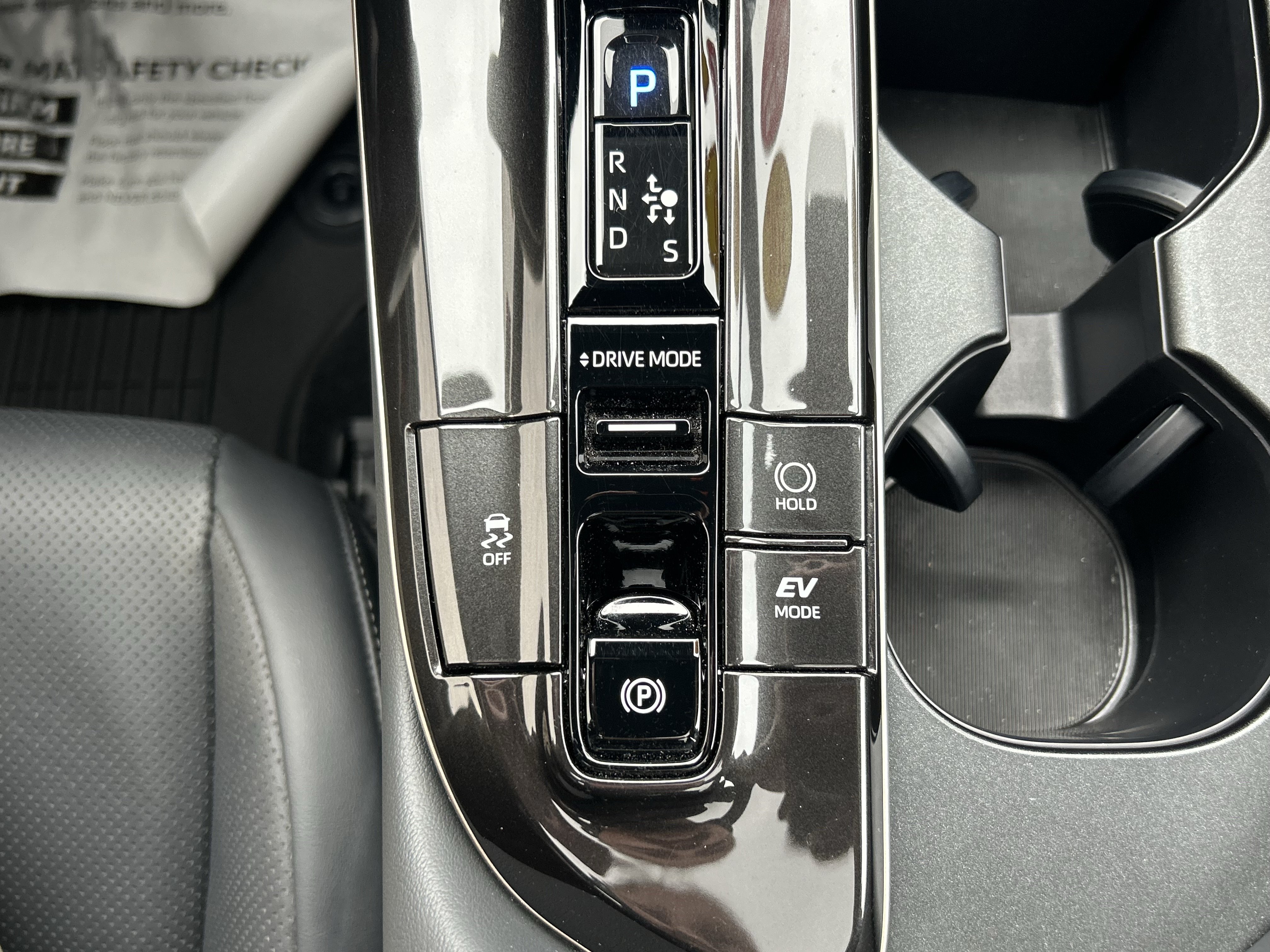 Certified 2025 Toyota Crown Signia AWD/4WD image 38