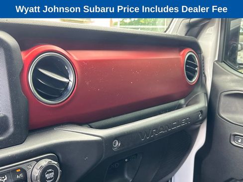 Used 2018 Jeep Wrangler Unlimited Rubicon AWD/4WD image 33