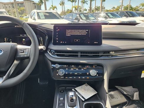 Used 2026 INFINITI QX60 Luxe w/ Cargo Package FWD image 12