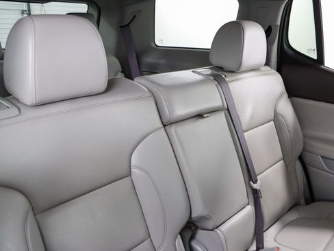 Used 2023 GMC Acadia SLT AWD/4WD image 29