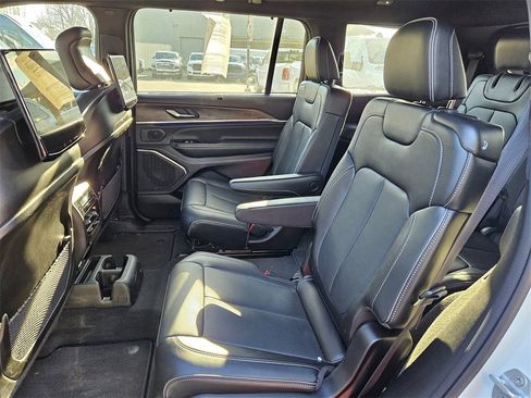 Used 2024 Jeep Grand Cherokee L Overland w/ Advanced Protech Group III image 14