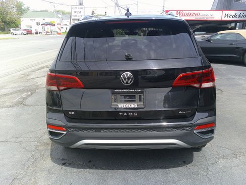 Used 2022 Volkswagen Taos SE w/ IQ.Drive SE Package AWD/4WD image 9