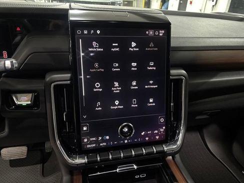Used 2025 GMC Yukon XL Denali AWD/4WD image 22