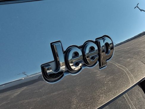 Certified 2025 Jeep Grand Cherokee L Altitude image 33