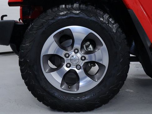 Used 2017 Jeep Wrangler Unlimited Sahara image 27
