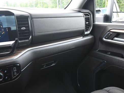 Used 2024 Chevrolet Silverado 2500 LT AWD/4WD image 16
