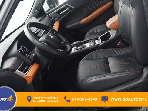 Used 2022 Mitsubishi Outlander SEL image 9