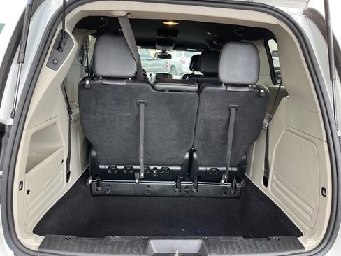 Used 2018 Dodge Grand Caravan SXT image 46