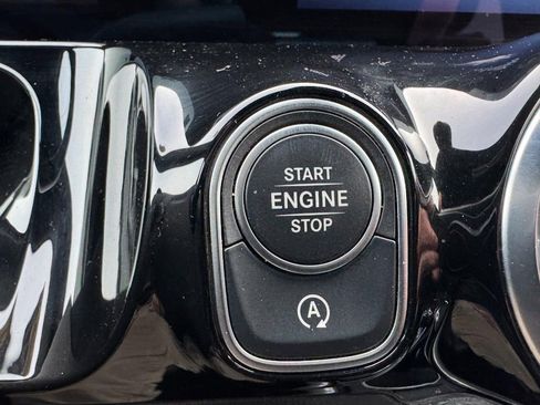 Used 2025 Mercedes-Benz GLA 250 4MATIC image 21