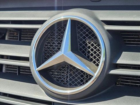 Used 2022 Mercedes-Benz Sprinter 2500 image 28