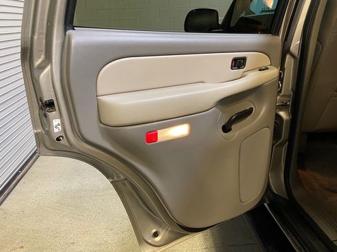 Used 2002 Chevrolet Tahoe LT RWD image 36