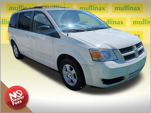 Used 2010 Dodge Grand Caravan Hero w/ Popular Equipment Group FWD image 1