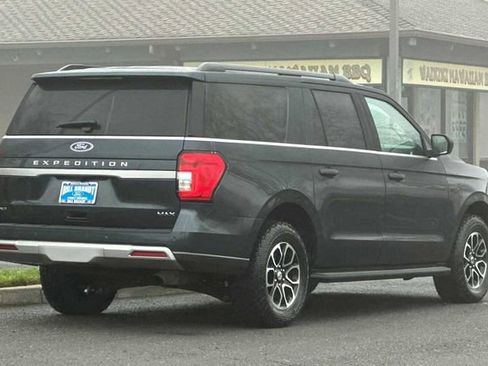 Certified 2024 Ford Expedition Max XLT image 3