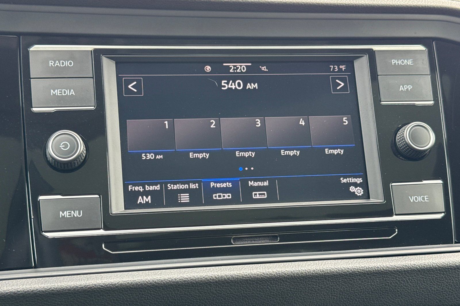 Used 2024 Volkswagen Jetta SE w/ Panoramic Sunroof Package FWD image 18