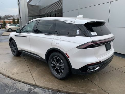 New 2026 Lincoln Nautilus Premier image 10