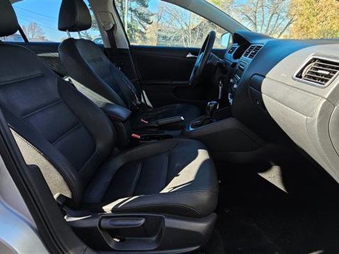 Used 2012 Volkswagen Jetta SE image 14