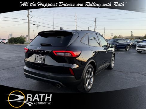 Used 2025 Ford Escape ST-Line image 9