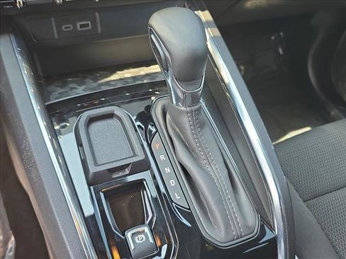 Used 2025 GMC Canyon Elevation RWD image 17