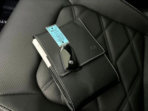 New 2026 Volkswagen Atlas Cross Sport SE image 11