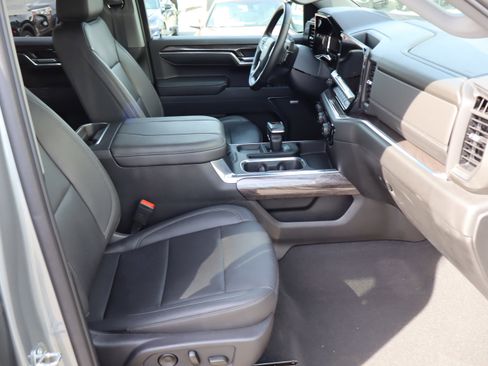 Used 2023 Chevrolet Silverado 1500 LTZ AWD/4WD image 38