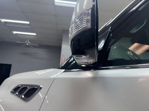 Used 2011 INFINITI QX56 w/ Theater Pkg image 15