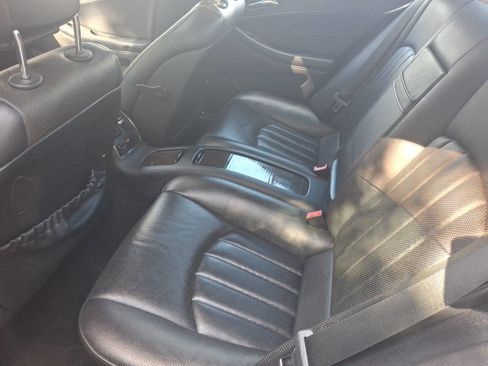Used 2008 Mercedes-Benz CLS 550 image 8