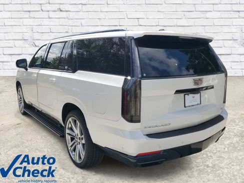 Used 2025 Cadillac Escalade ESV Sport Platinum AWD/4WD image 2