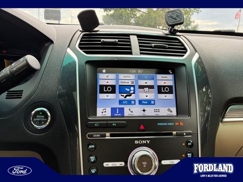 Used 2017 Ford Explorer Limited AWD/4WD image 12